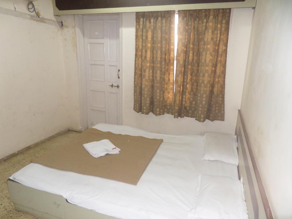 Hotel Shilpa นาสิก ภายนอก รูปภาพ